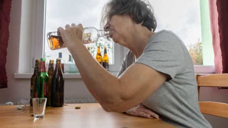 Álcool demais entre idosos já desafia a saúde pública